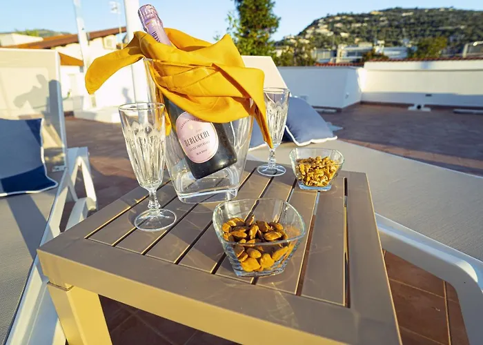 Πανσιόν Cettina Boutique 4*